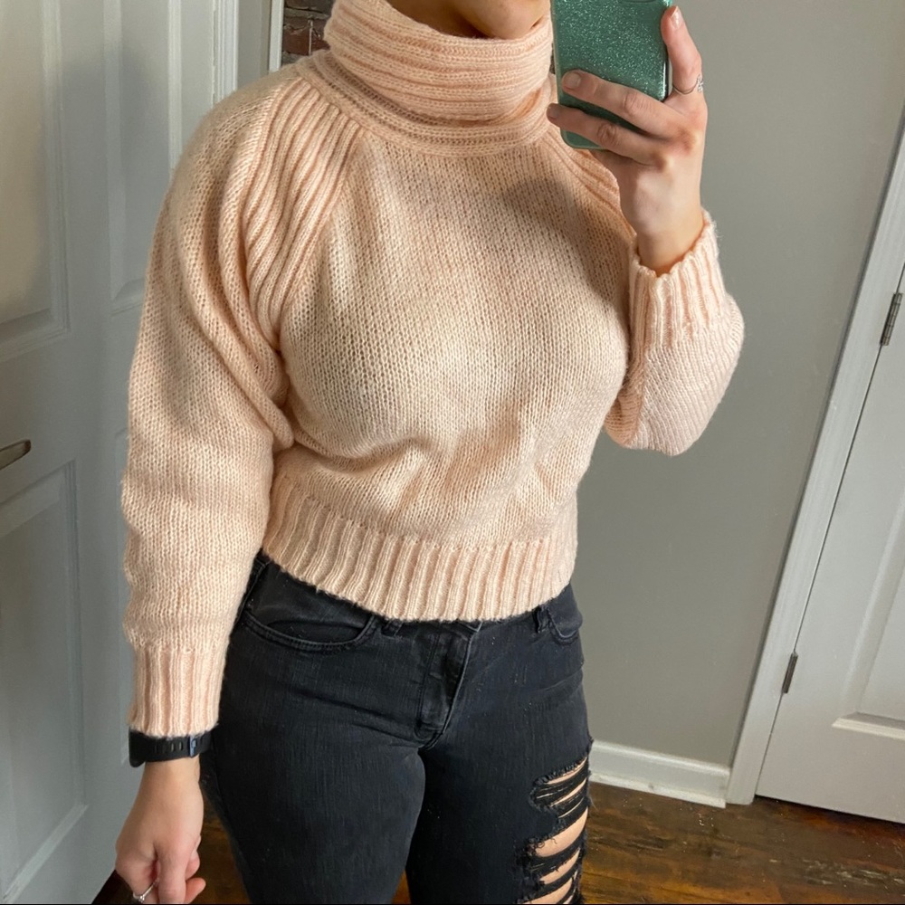 Vintage cropped turtleneck knit sweater size medium